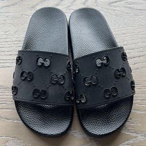 Gucci Rubber GG slide sandals